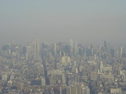 Midtown Manhattan.  Through all the smog<br>Location: <a href="https://www.google.com/maps/search/?api=1&query=40.71101,-74.0131" target="_new">World Trade Centre Observation Deck</a>